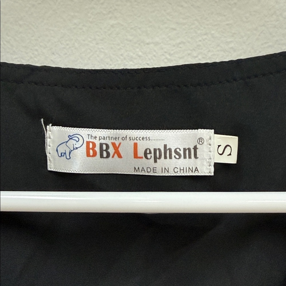 BBX Lephsnt Elegant Black Accordian Detail Dress Sz Small! - Picture 6 of 10